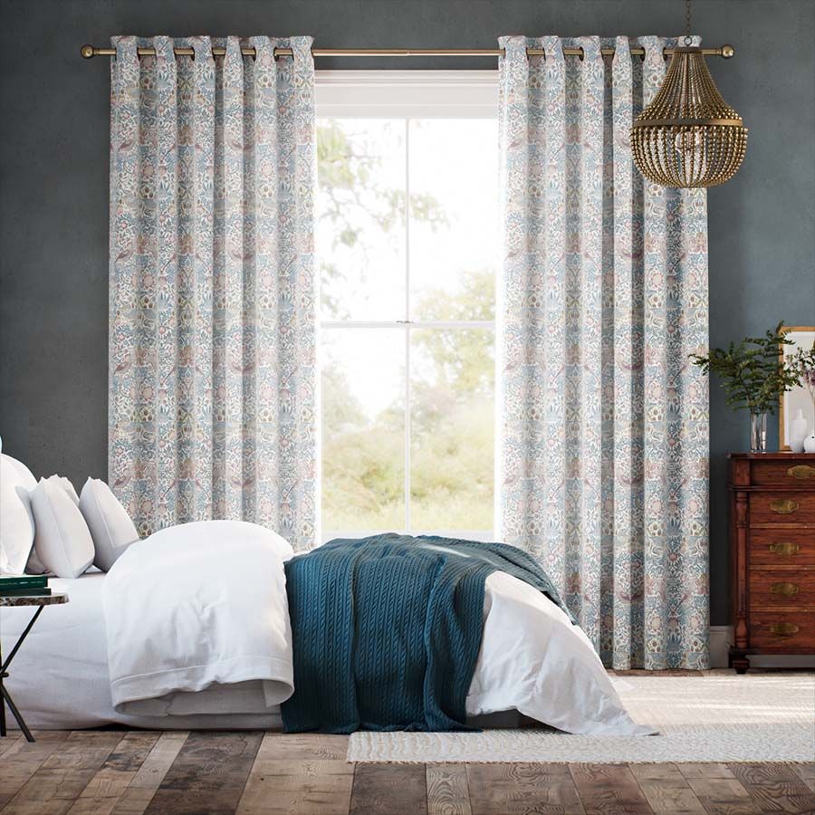 Strawberry Thief Rose Chalk 11771