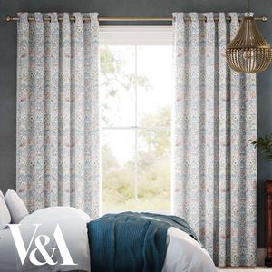 Strawberry Thief Rose Chalk 11771